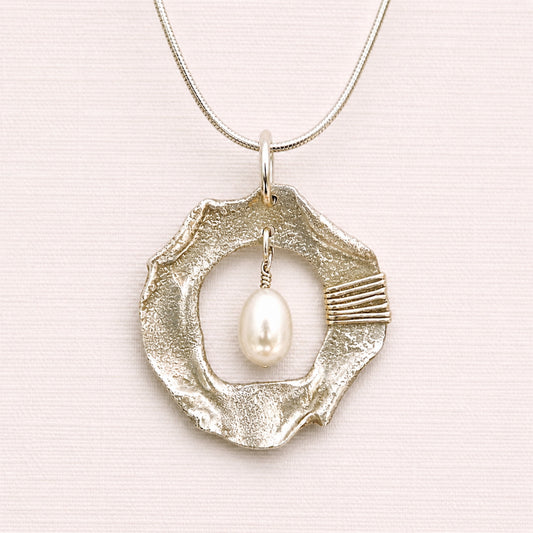 #610 Pendulum White Pearl